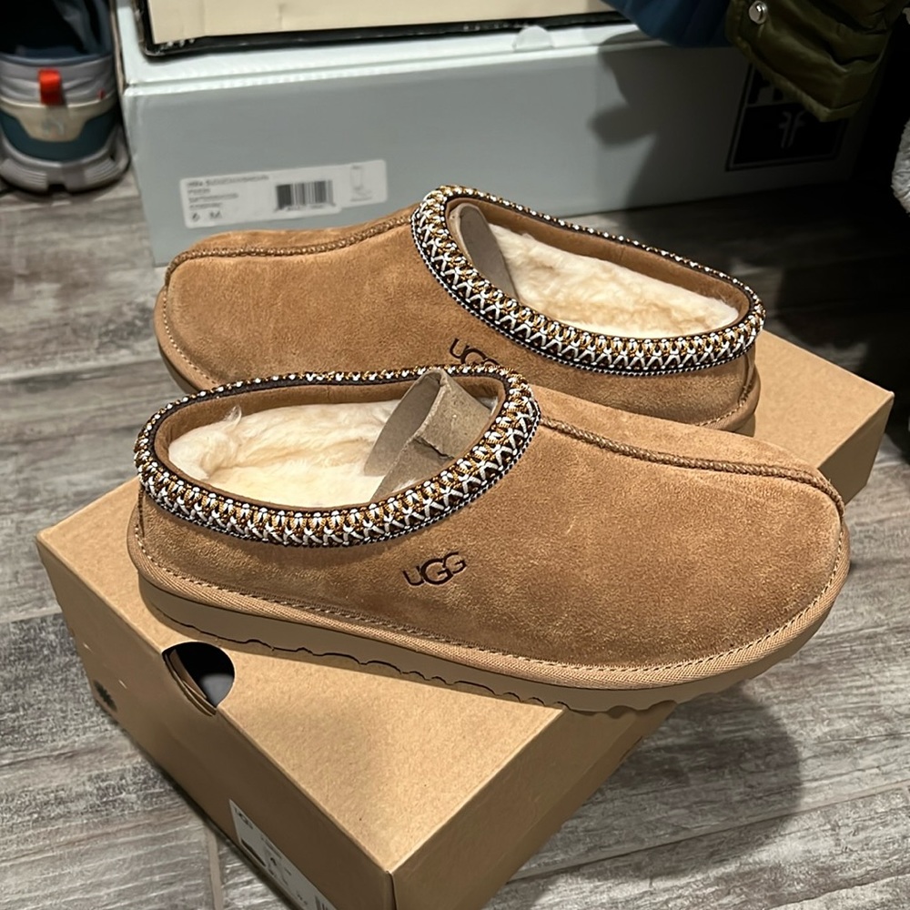 Ugg Tasman II Size 6 Chestnut